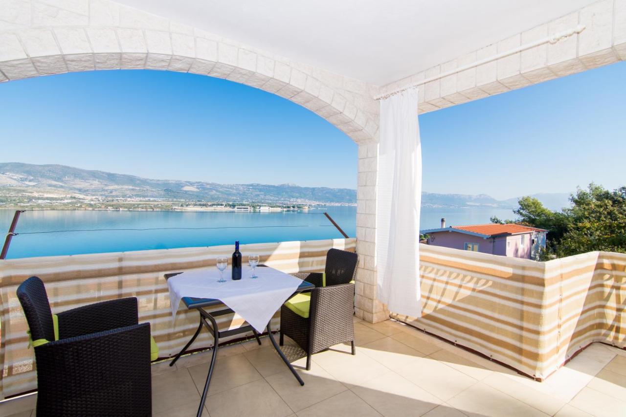 Holidays Apartments Slanada With Terrace And Sea View, Near The Beach & Town Trogir, Free Parking, Quiet Place On Peninsula Ciovo Exterior photo